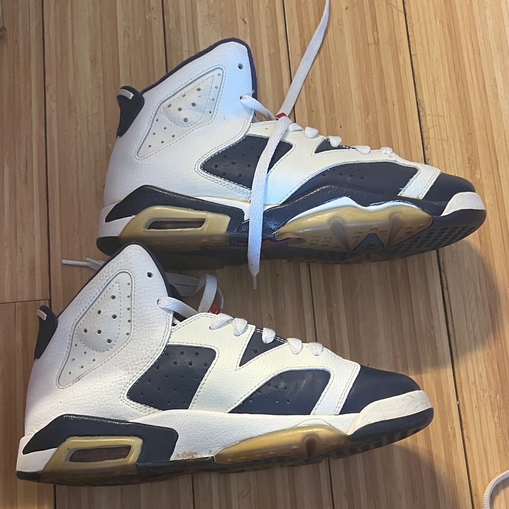 Jordan Kids Sneakers in Navy and White
